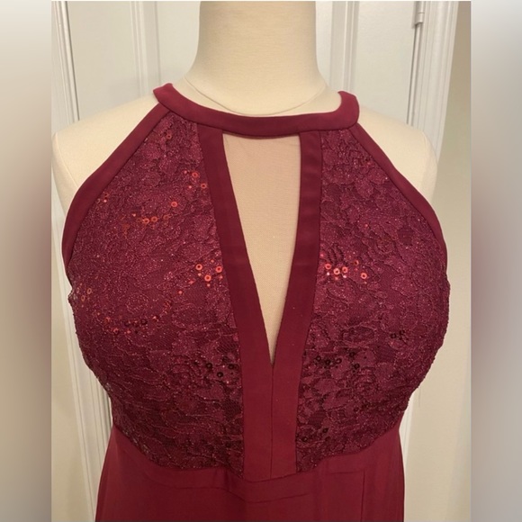 Plus Dress - Picture 6 of 10